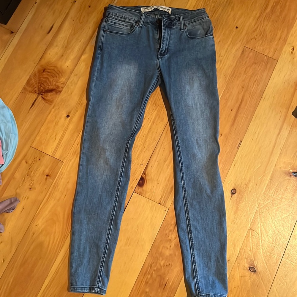 Barbell apparel jeans.